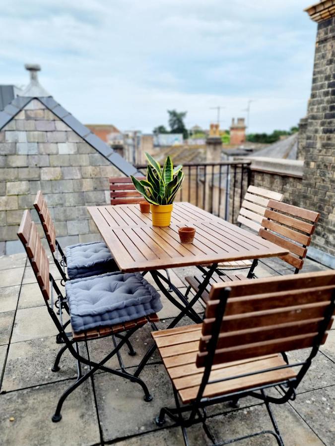 Cityscape Haven: 1 Bedroom Apartment With Terrace And City View Bournemouth Exteriér fotografie